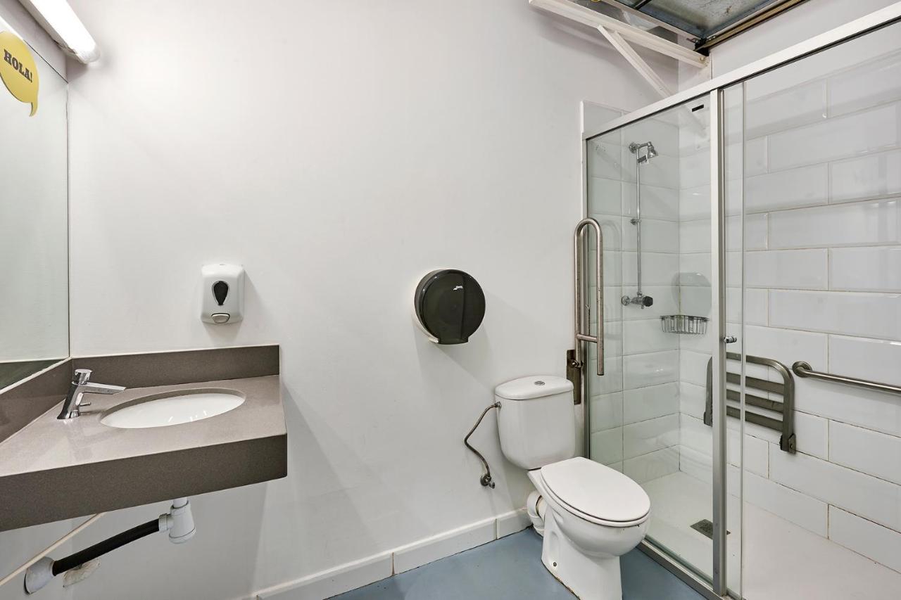 Hola Collblanc Albergue