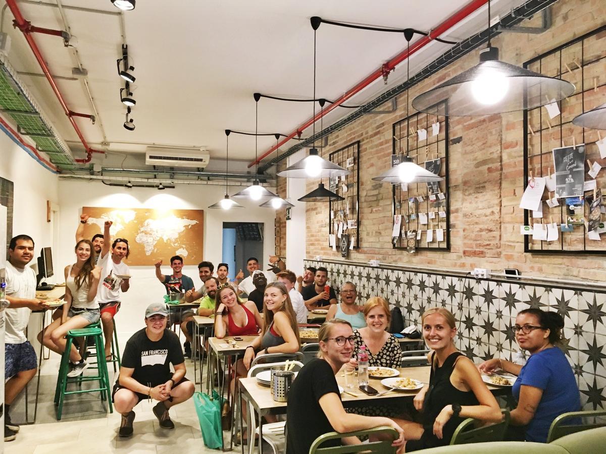 Hola Collblanc Hostel