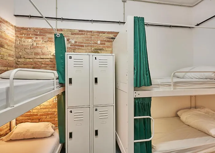 Hola Hostal Collblanc